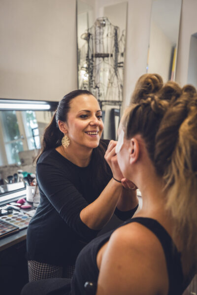 Schrottplatz_feuershow_Papierkleid Making of-2